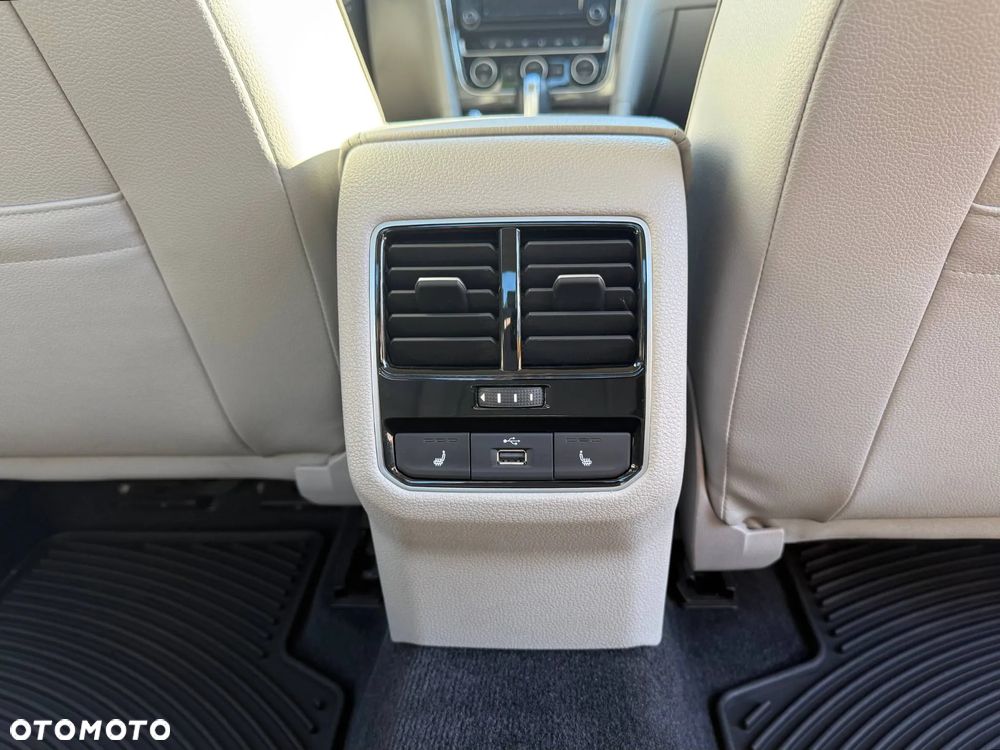 Volkswagen Passat 1.8 TSI (BlueMotion Technology) DSG Highline - 19