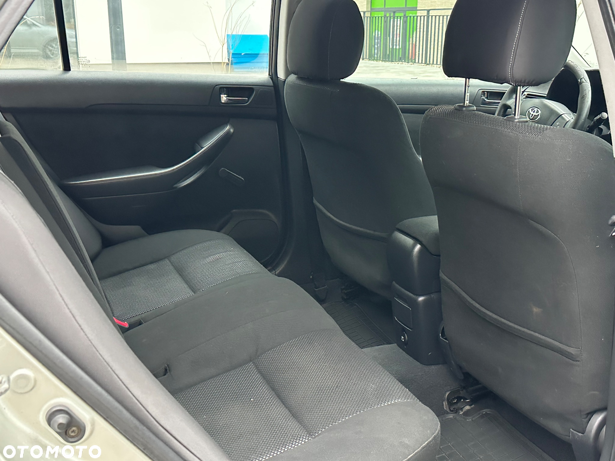 Toyota Avensis 1.8 VVT-i Combi - 12