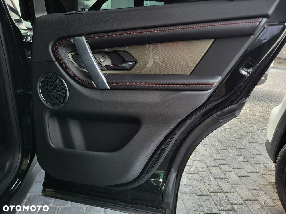 Land Rover Discovery Sport - 31