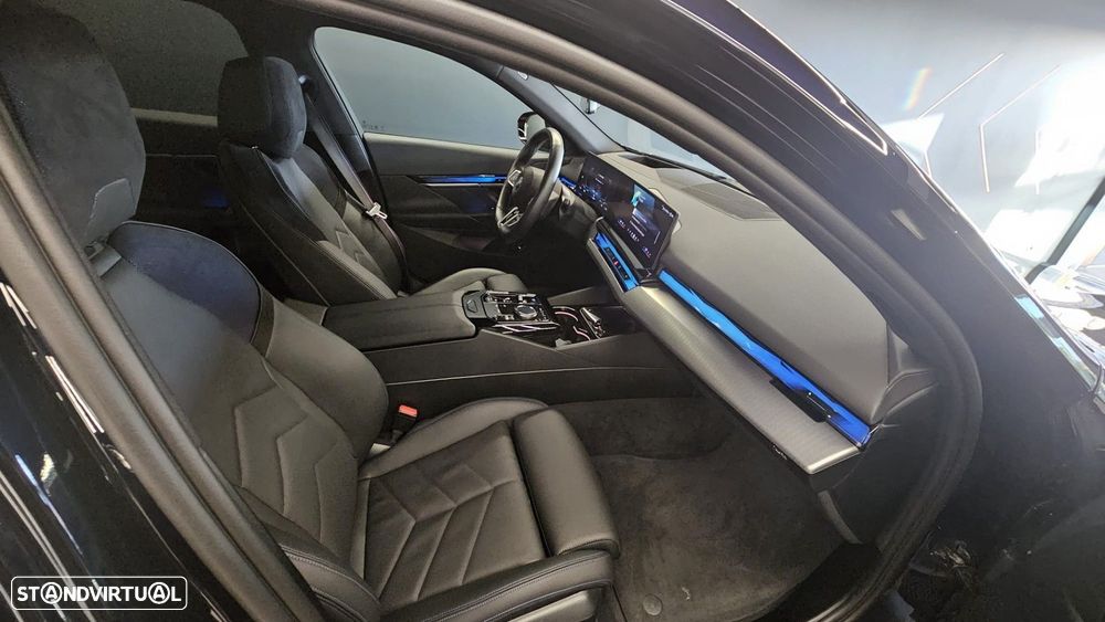 BMW i5 Touring eDrive40 - 12