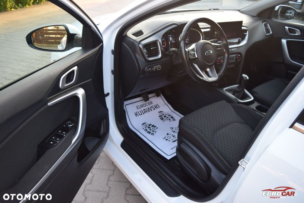 Kia Ceed 1.4 T-GDI L Business Line - 11