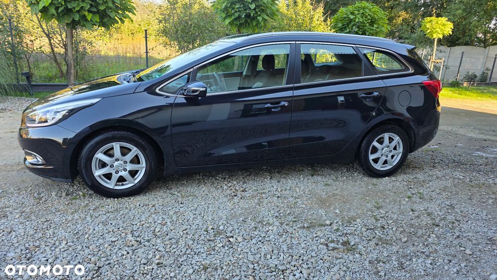 Kia Ceed - 10