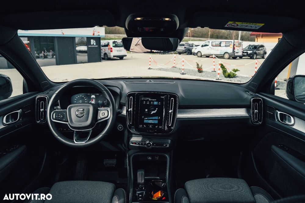 Volvo XC 40 Recharge T5 Twin Engine AT7 R-Design Expression - 11