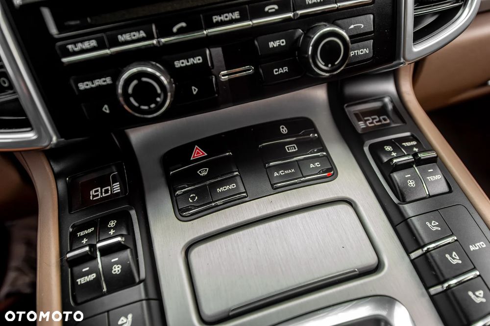Porsche Cayenne S - 27