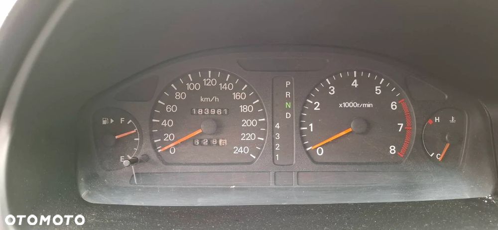 Mitsubishi Galant - 8