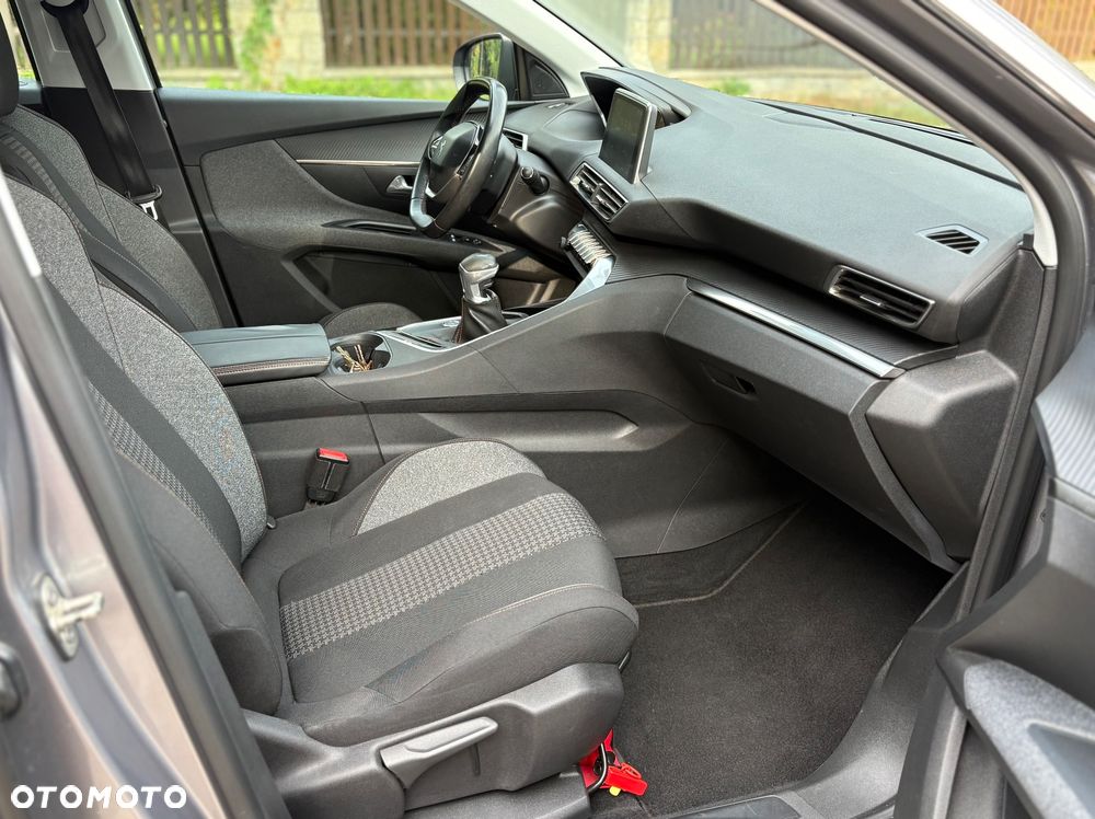 Peugeot 5008 HDI 115 Active - 33