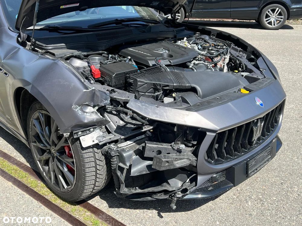 Maserati Ghibli GranSport - 8