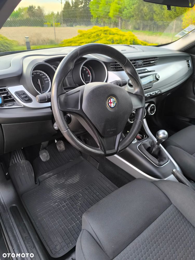 Alfa Romeo Giulietta - 8