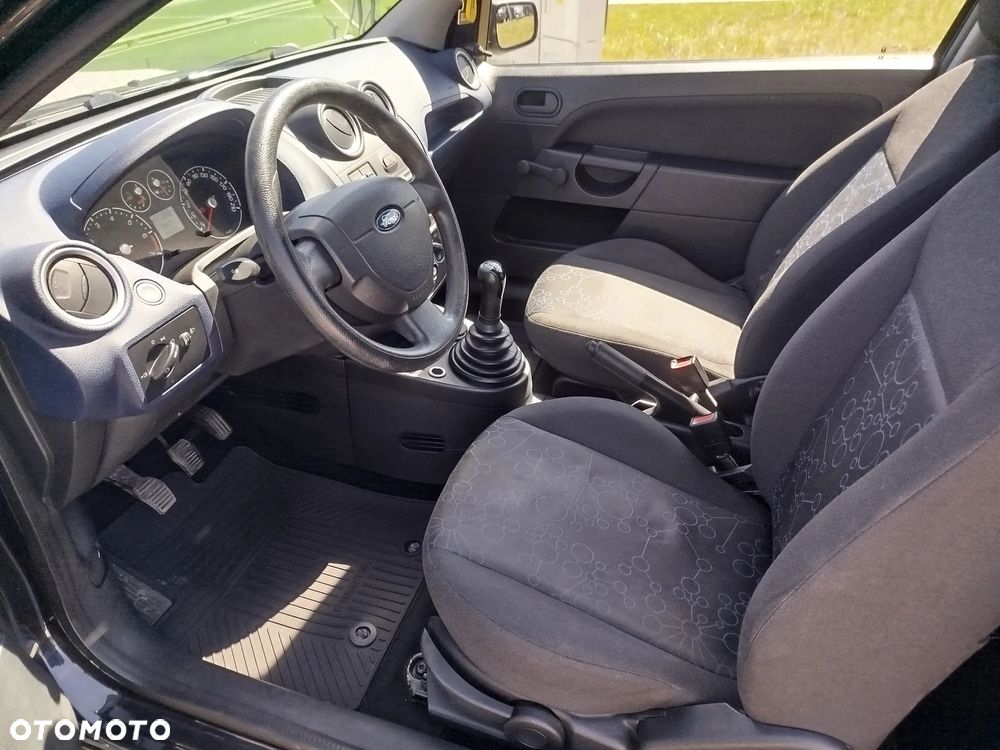 Ford Fiesta 1.3 Ambiente - 5
