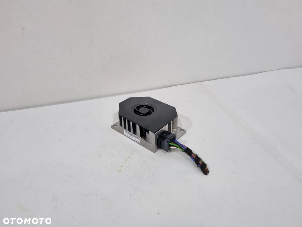 MERCEDES W211 W212 W218 WZMACNIACZ HARMAN A2188201100 - 2