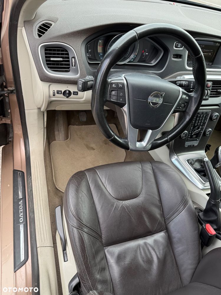 Volvo V40 D2 Momentum - 11