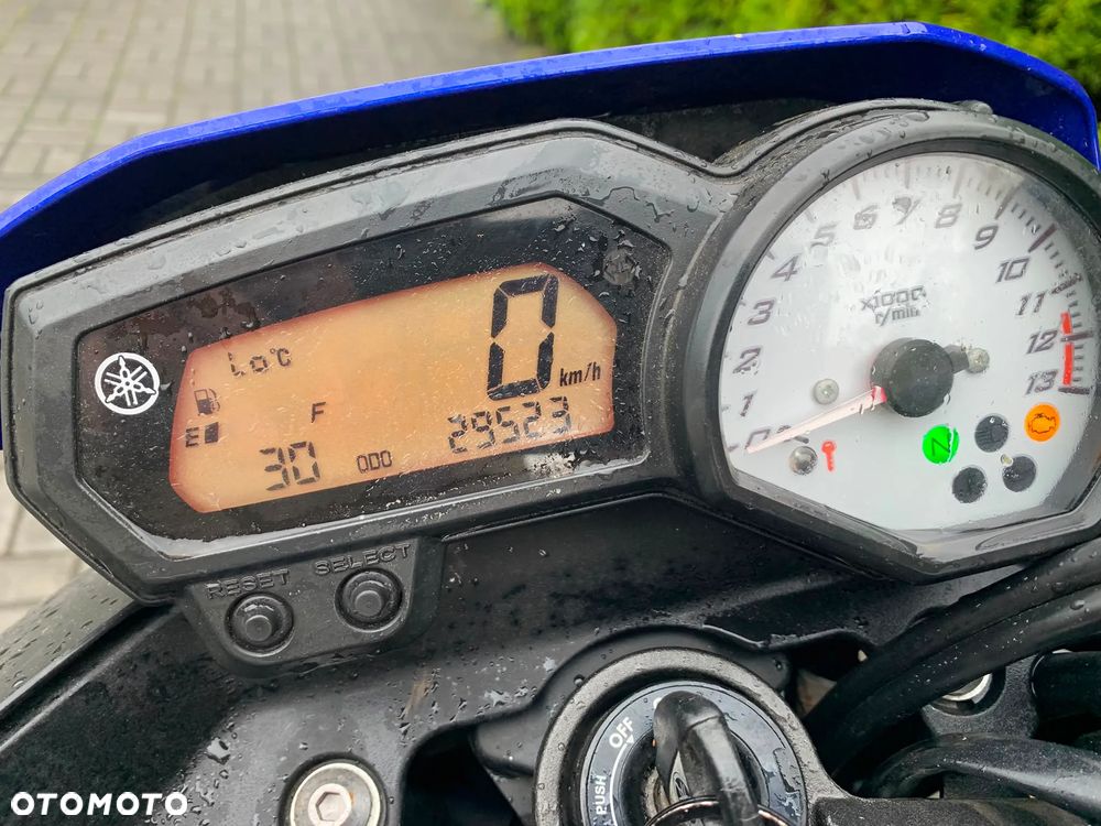 Yamaha YZF - 8