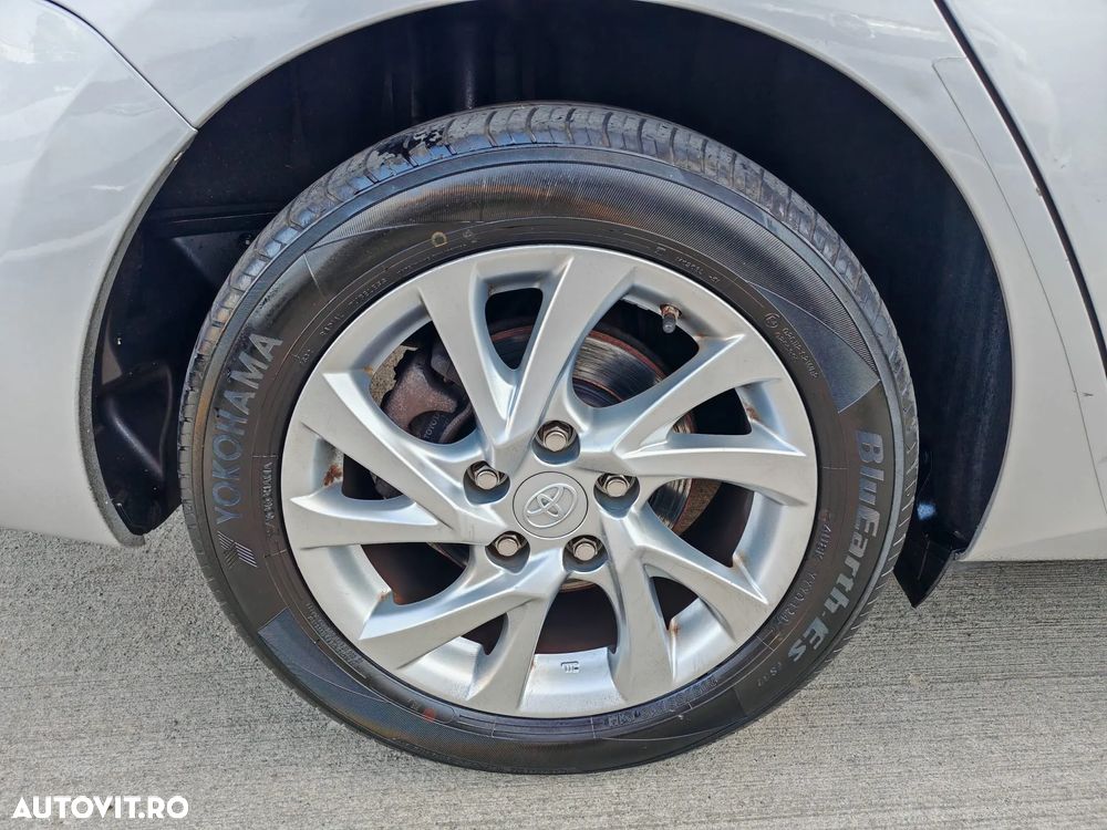 Toyota Auris 1.8 L VVT-i Hybrid Sol - 9