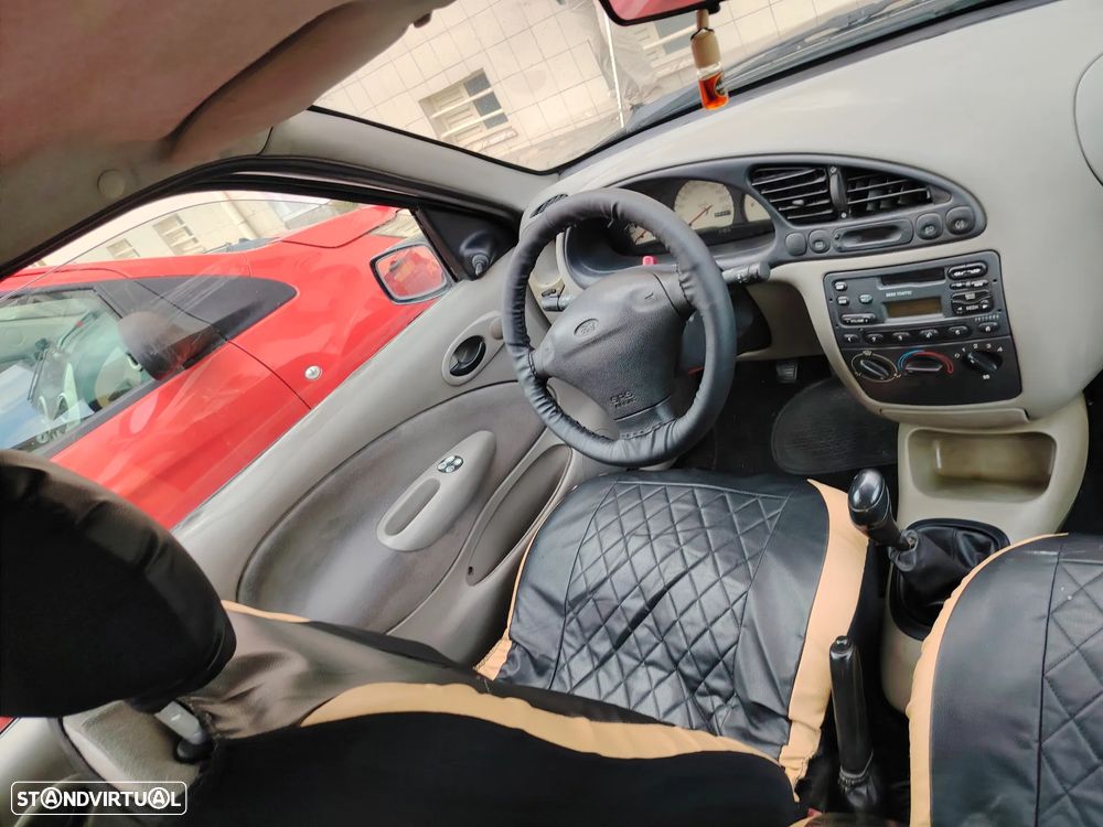 Ford Fiesta 1.25 Edition - 10