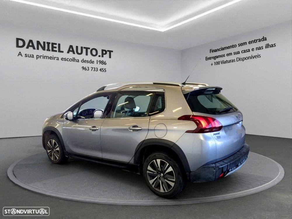 Peugeot 2008 1.2 PureTech Allure EAT6 - 5