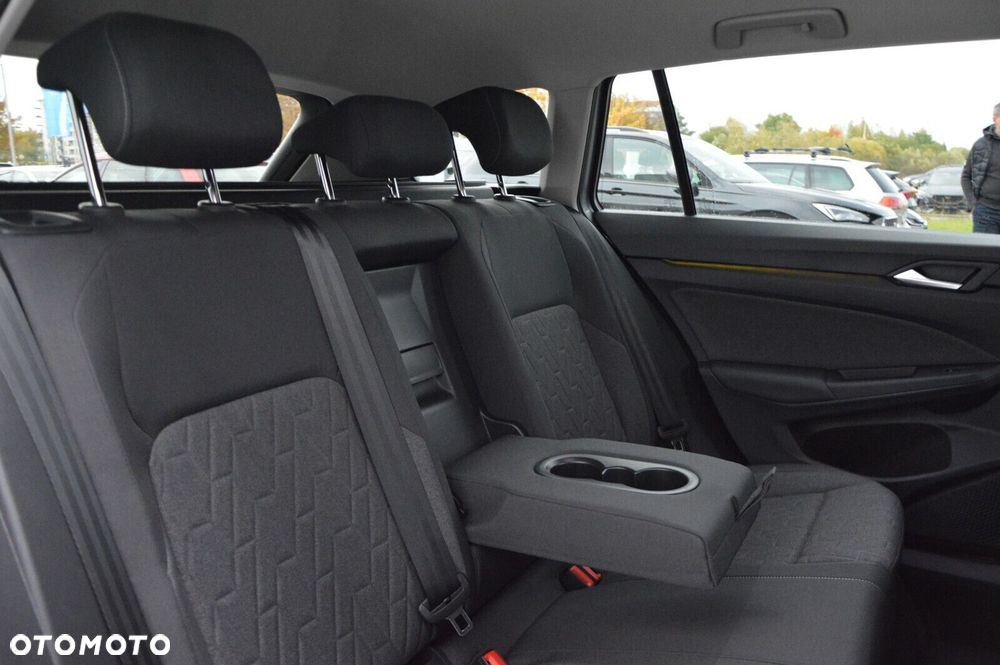 Volkswagen Golf Variant 1.5 eTSI mHEV Life Plus DSG - 17