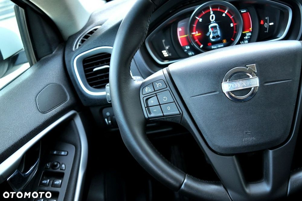 Volvo V40 D2 Momentum - 13