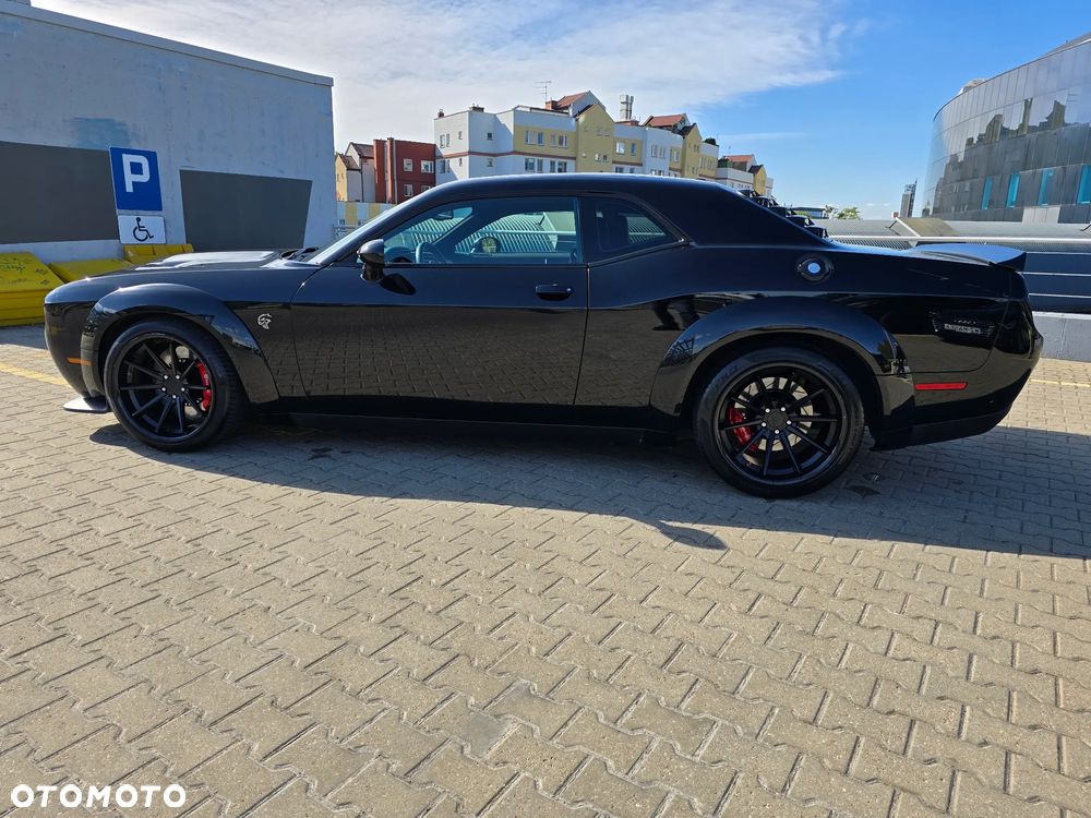 Dodge Challenger 6.2 Hellcat Widebody - 12