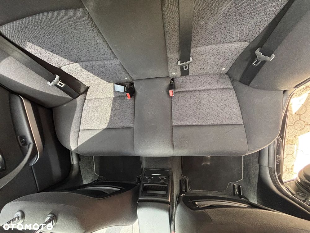 BMW Seria 3 318i - 31
