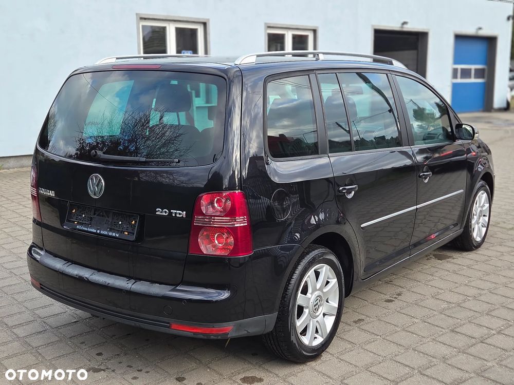 Volkswagen Touran 2.0 TDI DPF DSG Highline - 5