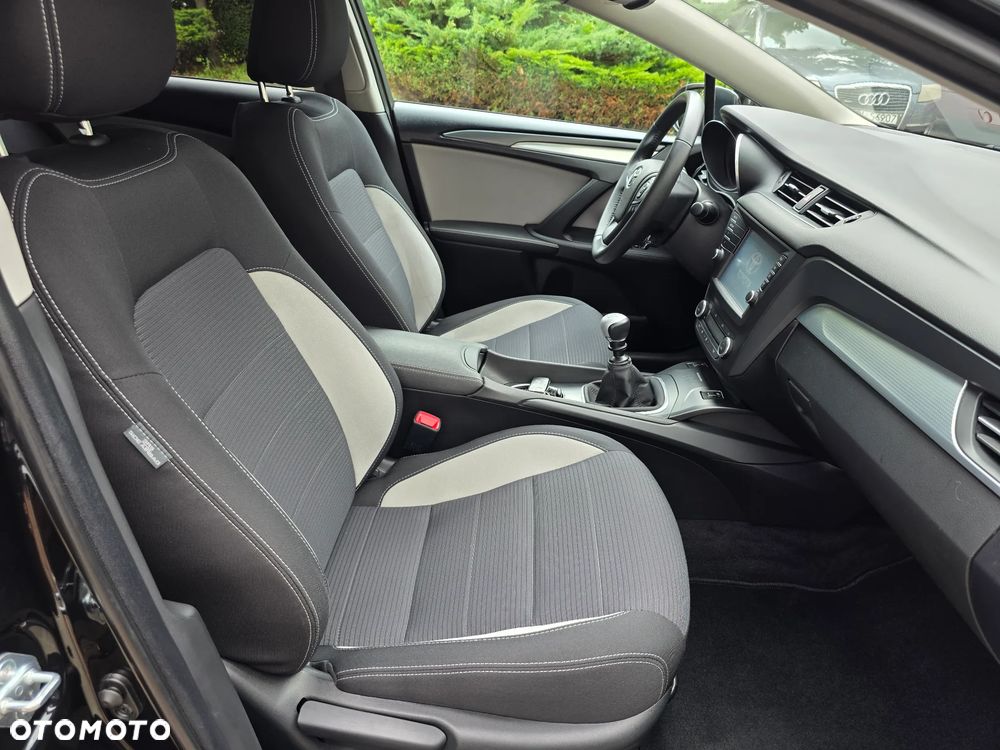 Toyota Avensis - 26