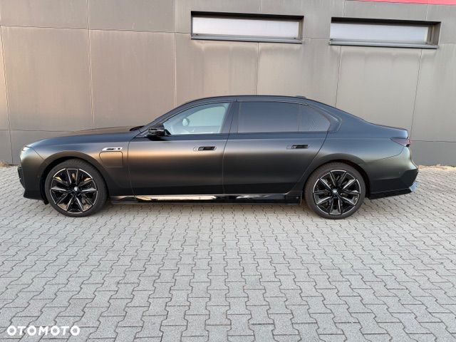 BMW Seria 7 M760e PHEV xDrive Individual Edition sport - 2