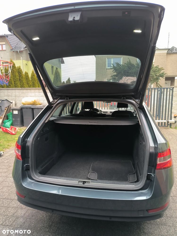 Skoda Superb 1.8 TSI Active DSG - 6