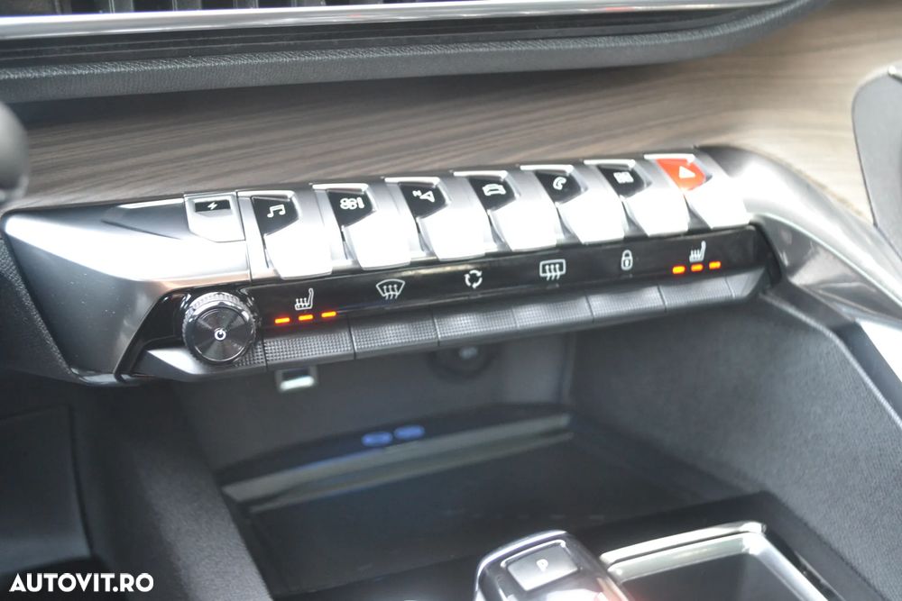 Peugeot 3008 PHEV EAT8 4X4 GT Pack - 30