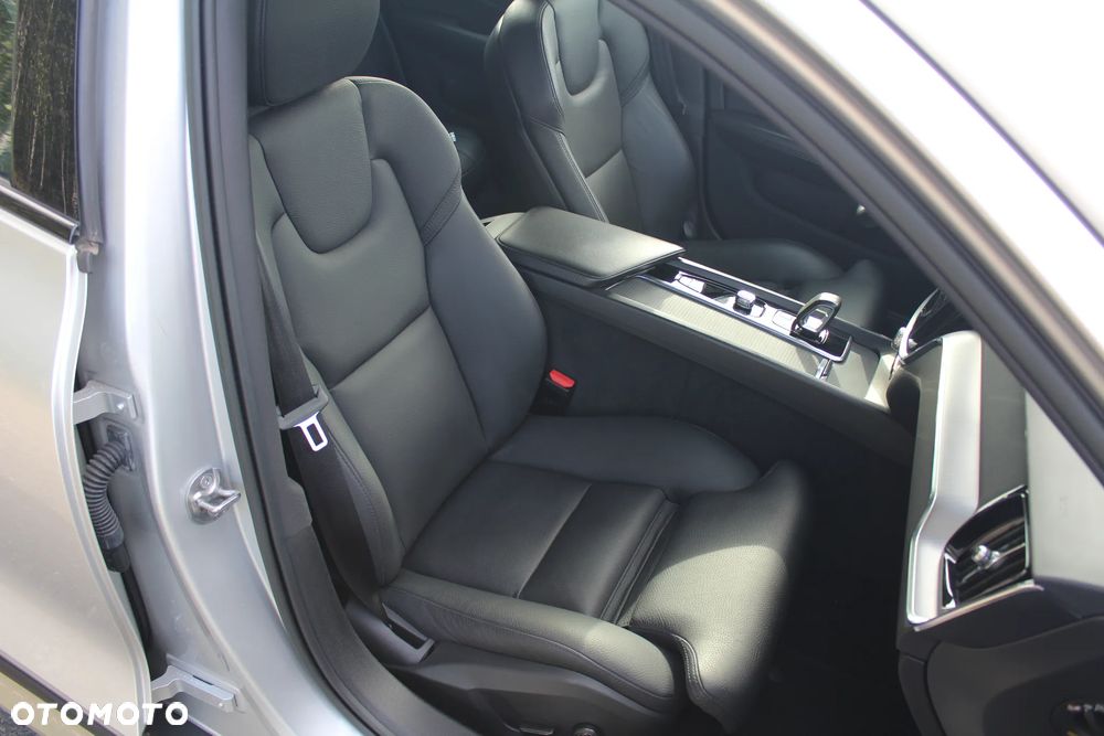 Volvo V60 Cross Country B4 D AWD Geartronic Pro - 28