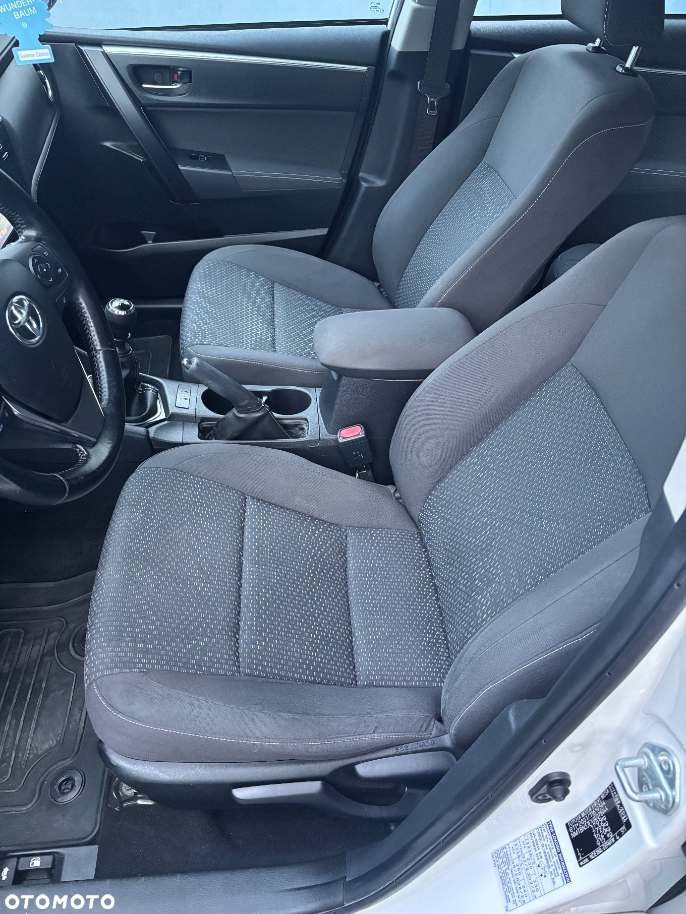 Toyota Corolla 1.4 D-4D Comfort - 26