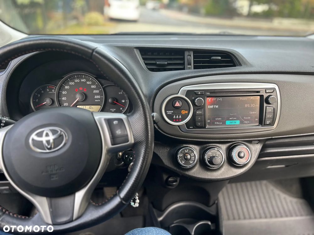 Toyota Yaris 1.4 D-4D Premium - 9