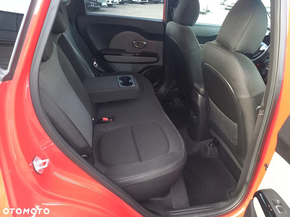 Kia Soul 1.6 CRDI Dream Team Edition - 18