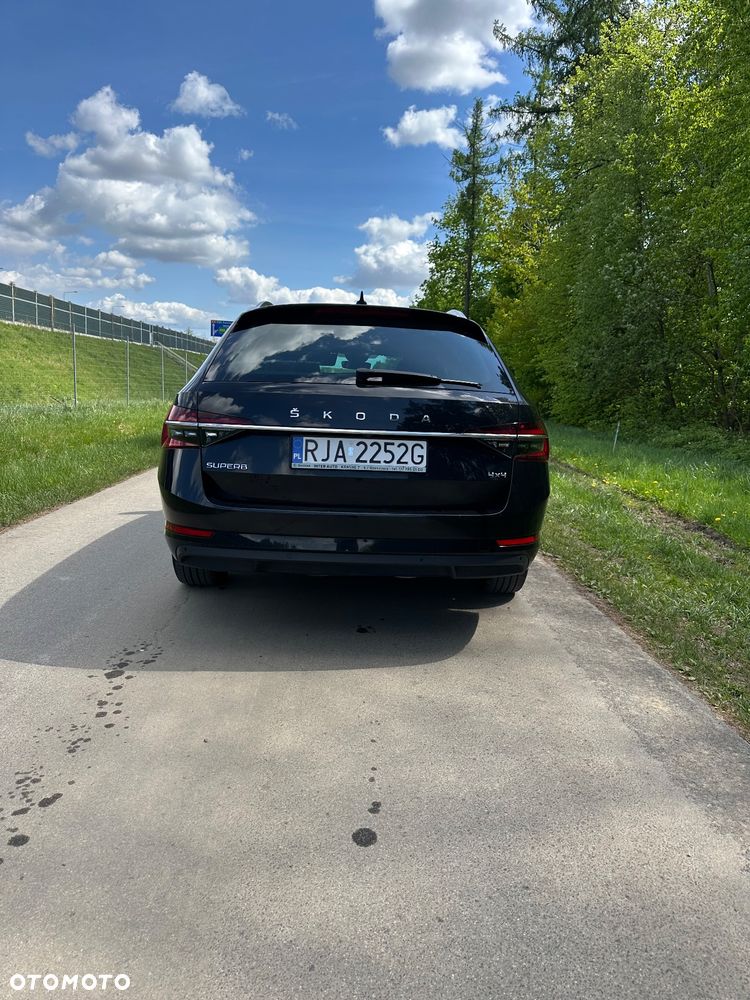 Skoda Superb 2.0 TDI SCR 4x4 Style DSG - 4