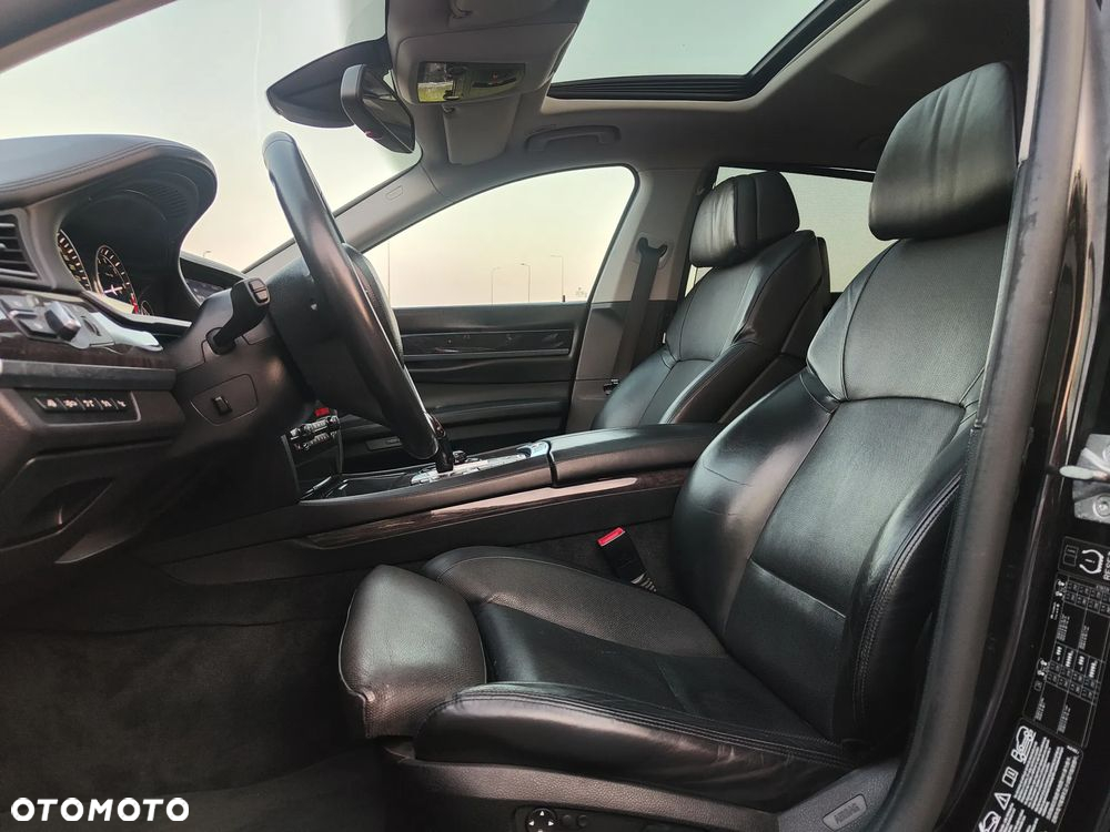 BMW Seria 7 750i L xDrive - 20