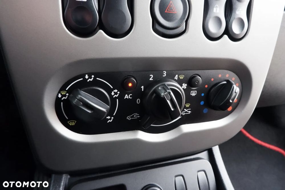 Dacia Duster 1.6 16V 105 4x2 Ice - 17