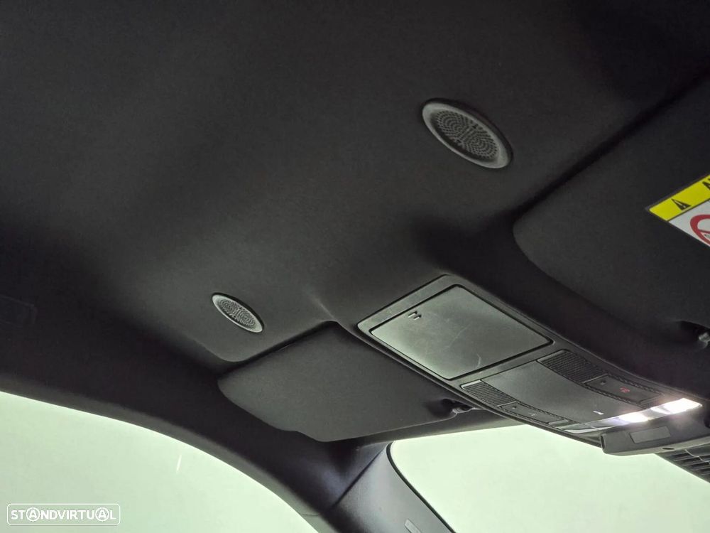 Land Rover Range Rover Evoque P300e R-Dynamic - 40