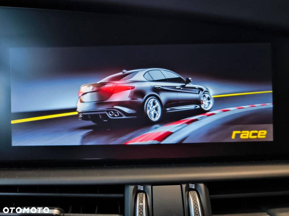 Alfa Romeo Giulia 2.9 Bi Turbo V6 Quadrifoglio - 22