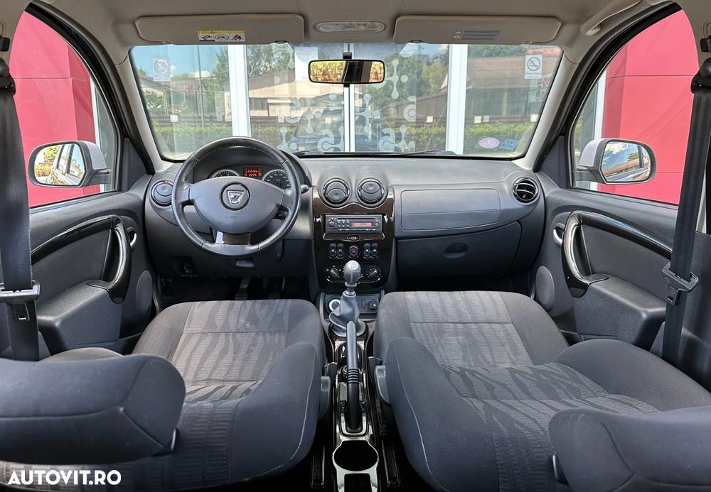 Dacia Duster 1.6 16V 4x4 Laureate - 9
