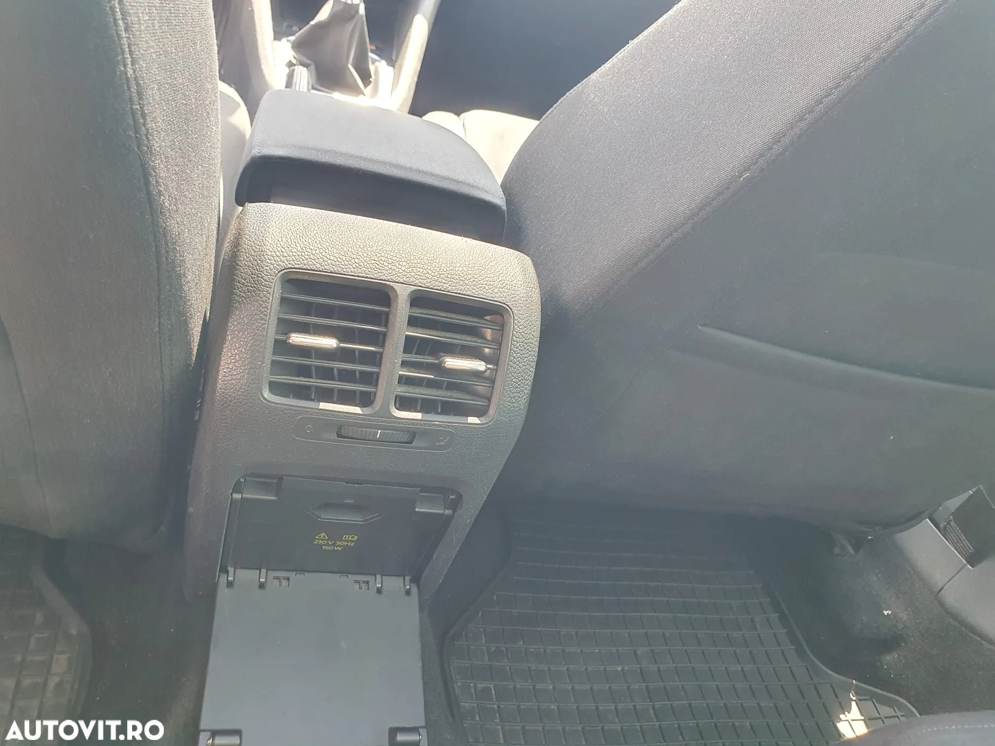 Volkswagen Golf 1.6 TDI 4Motion BlueMotion Technology Comfortline - 12