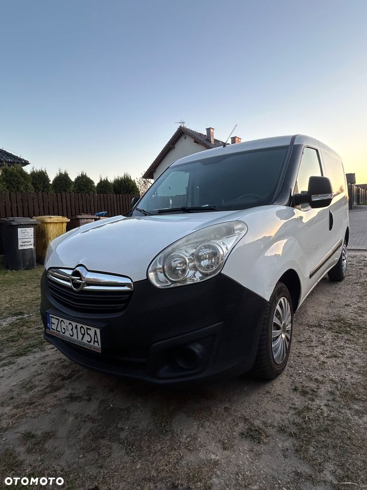 Opel COMBO - 1