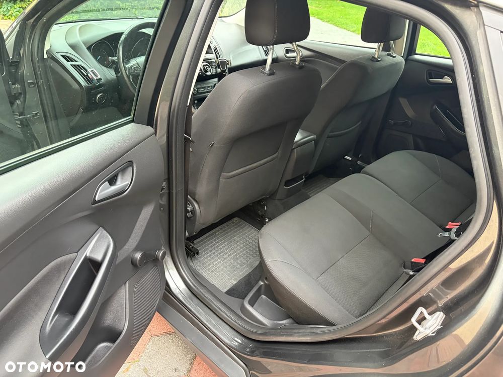 Ford Focus 1.6 SYNC Edition - 16