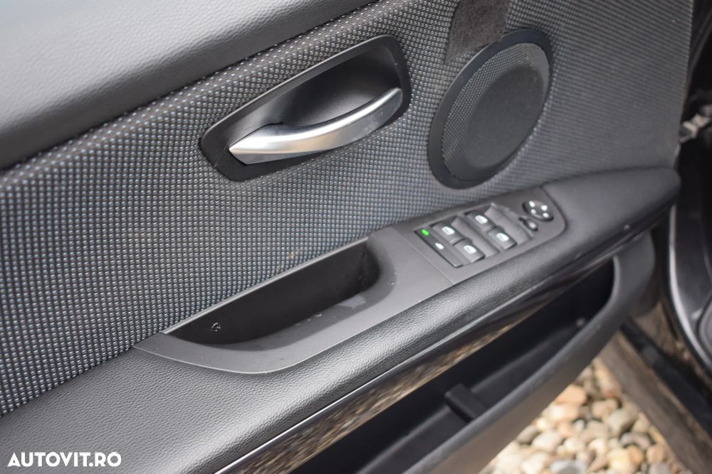 BMW Seria 3 320d DPF - 32