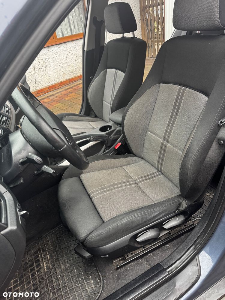 BMW X1 sDrive18d - 11