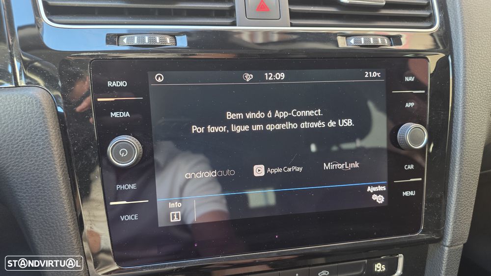 VW Golf Variant 1.6 TDi Highline DSG - 37