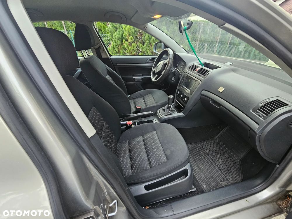 Skoda Octavia 1.6 Classic - 12