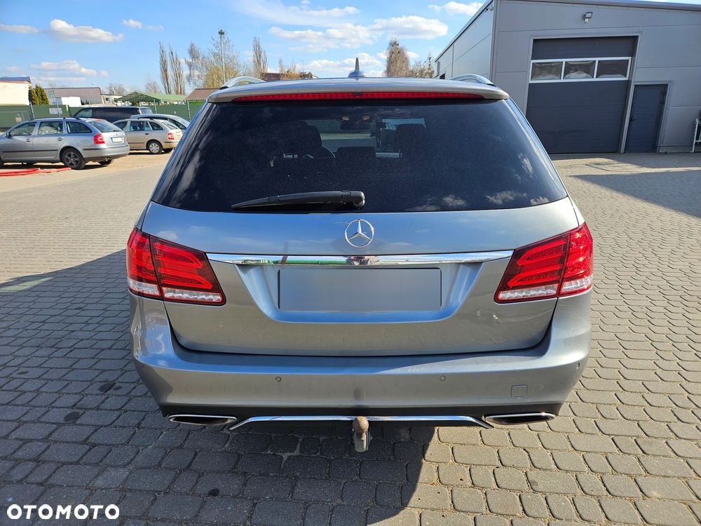 Mercedes-Benz Klasa E 300 BlueTEC 7G-TRONIC Elegance - 2