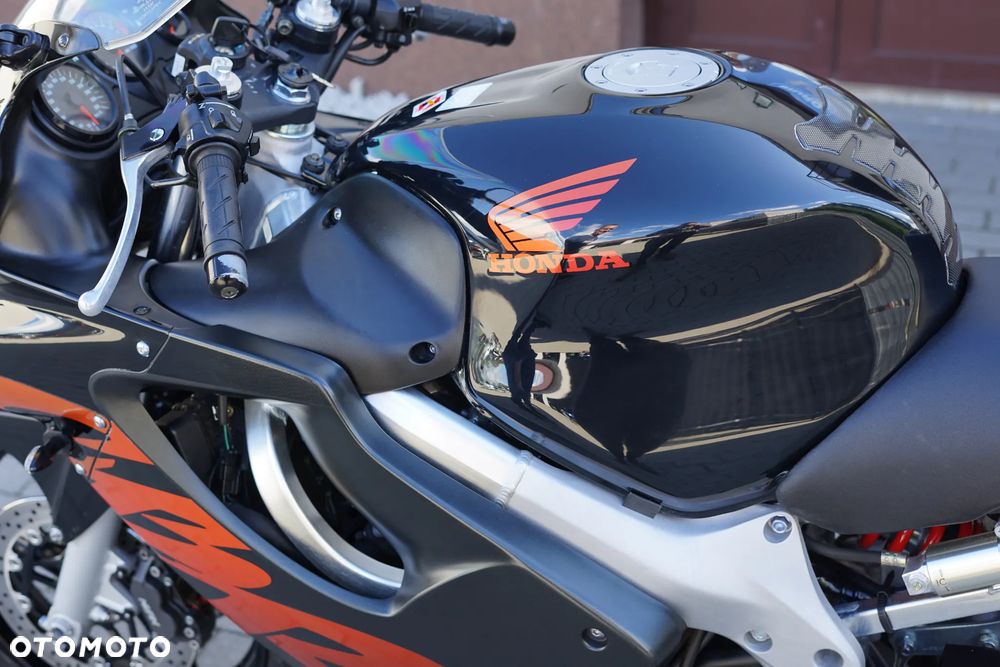 Honda CBR - 27