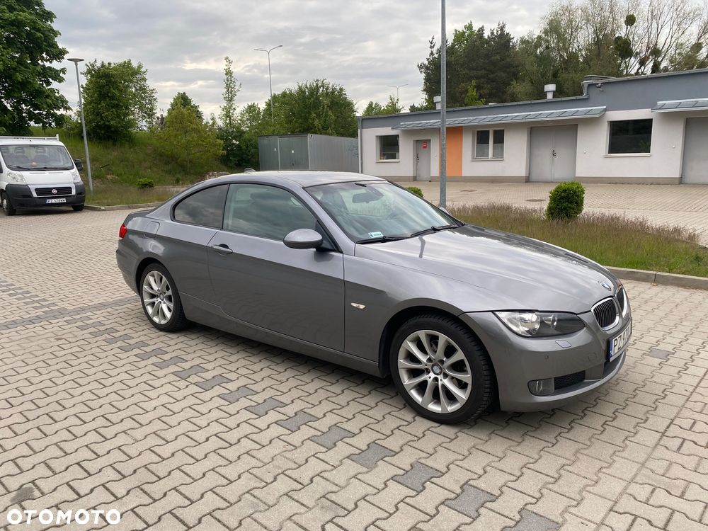 BMW Seria 3 320i - 3