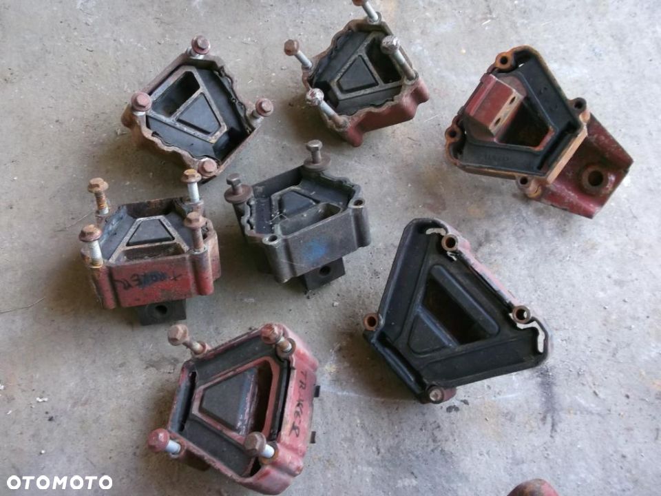 PODUSZKA SILNIKA REDUKTORA IVECO EUTRAKKER 6x6 8x8 - 1