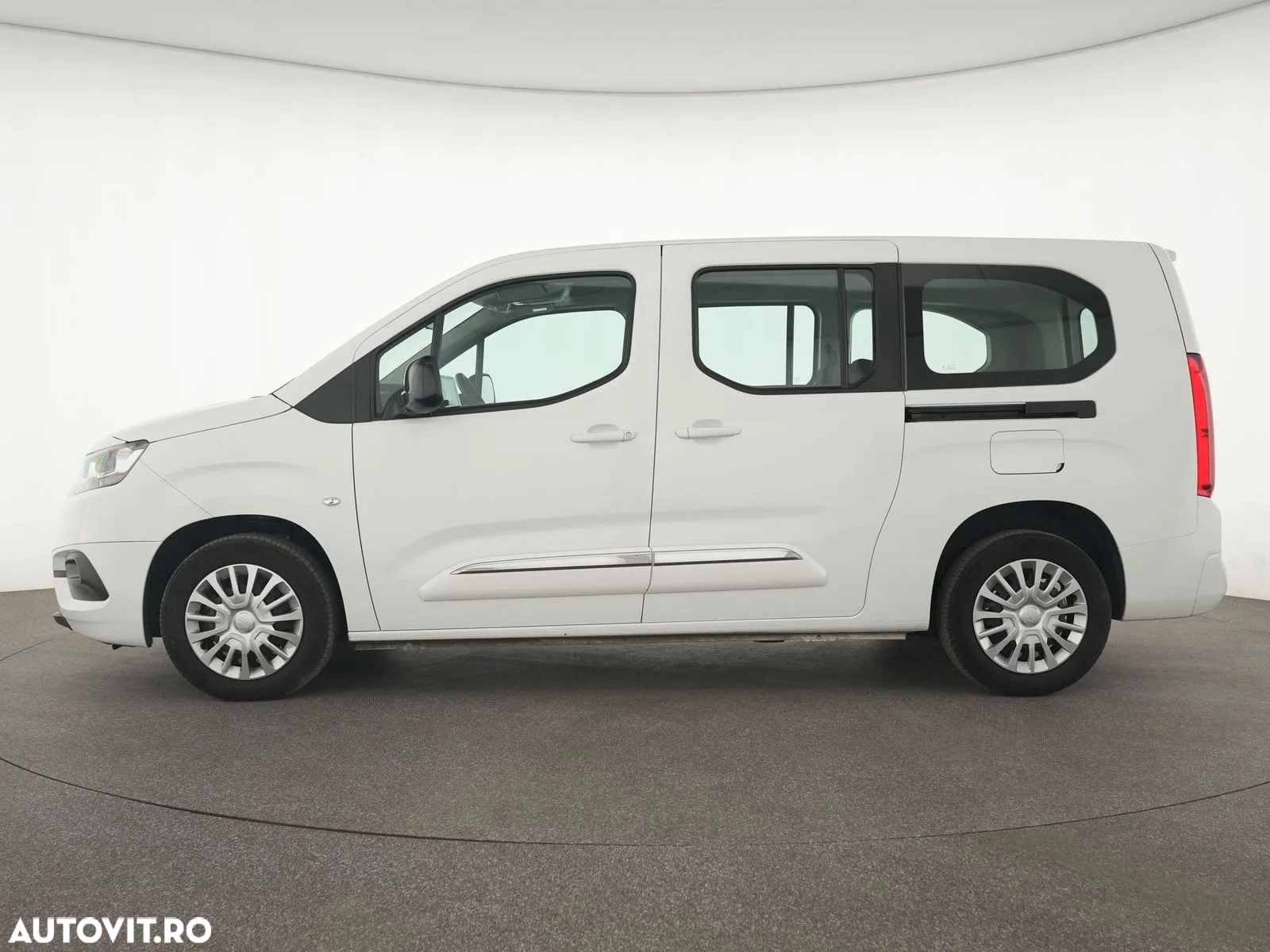 Toyota Proace City Verso 1.5 D-4D 100CP 6MT 4+1 L2H1 Family - 8